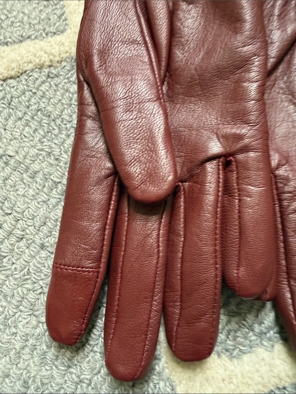 Kate Spade Burgundy Quilted Goat Leather Gloves Heart Charm Medium